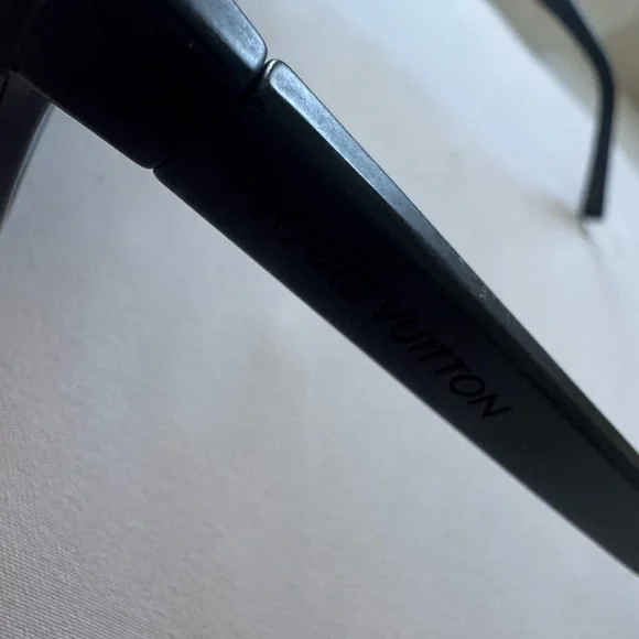 Louis Vuitton Black Monogram Shield Sunglasses - Picture 4 of 4